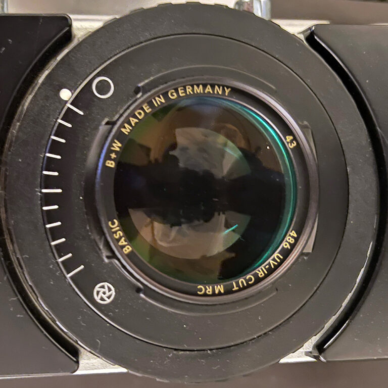 UV-IR Cut Filter in der Filterablage der Feldblende